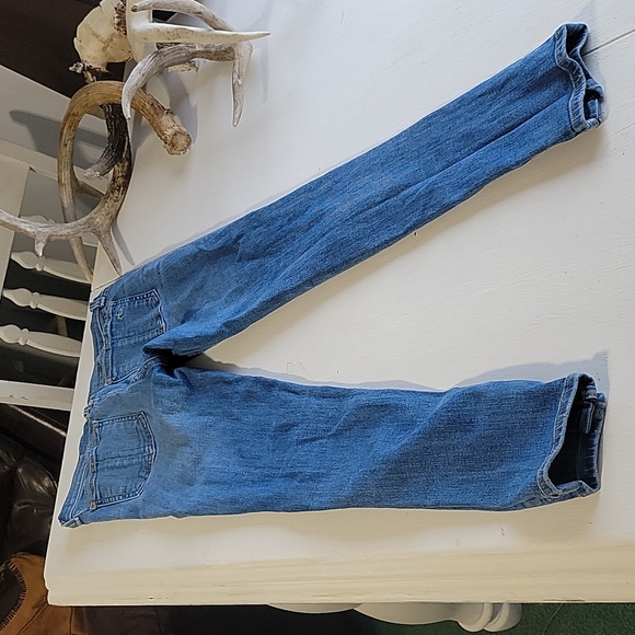 Like new size 26 distressed rag and bone zipper Capri - Picture 6 of 6